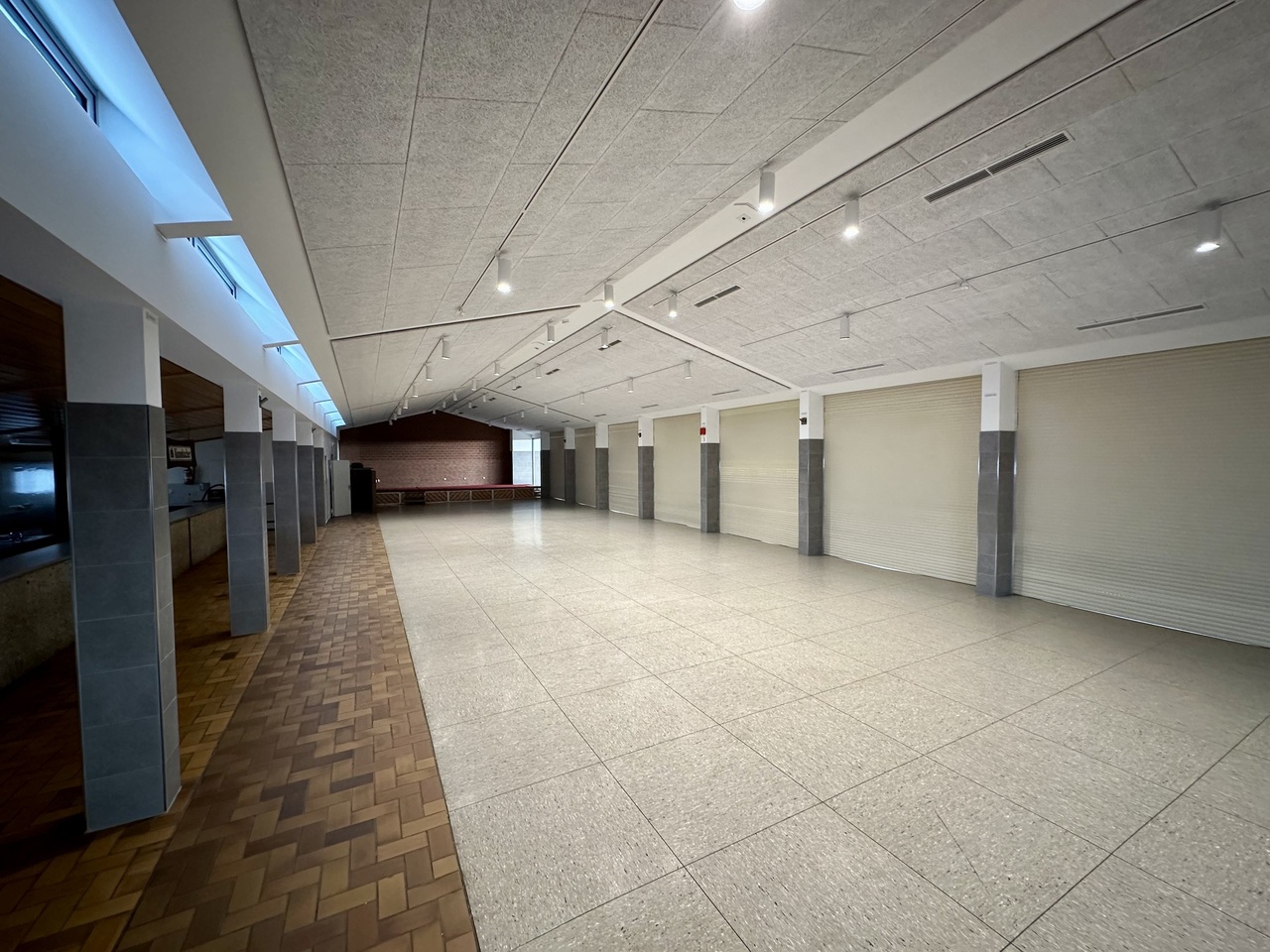 Die halbe Schützenhalle von Benhausen