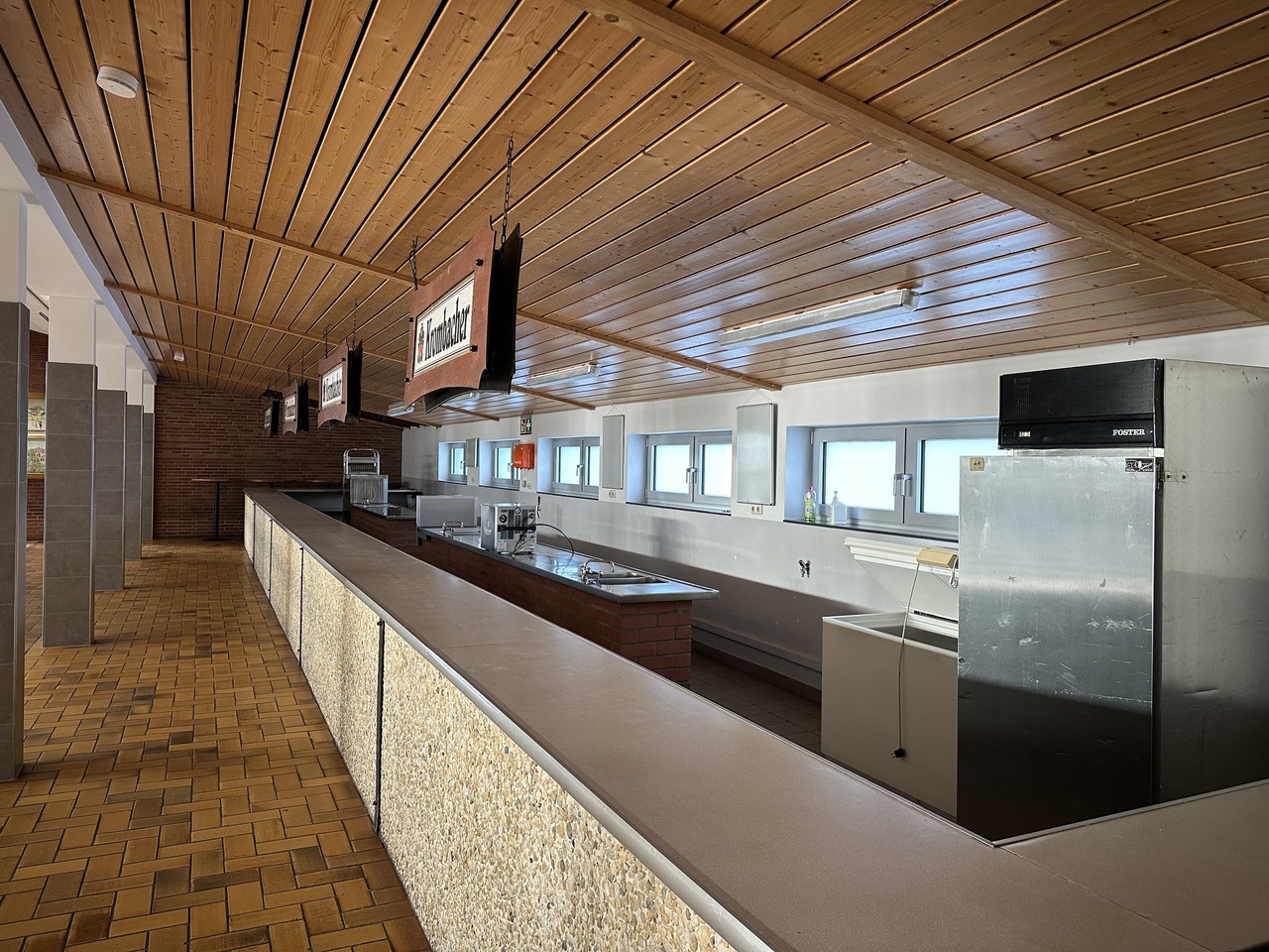 Thenkenbereich der Schützenhalle Benhausen in Hallenteil 1